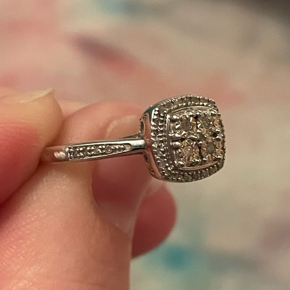 Allure Gems Diamond Cluster Sterling Silver Ring Size 7 - Picture 7 of 13